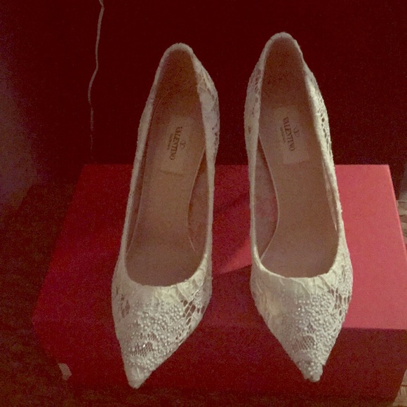 Valentino Shoes - Valentino authentic light ivory lace 4” heels